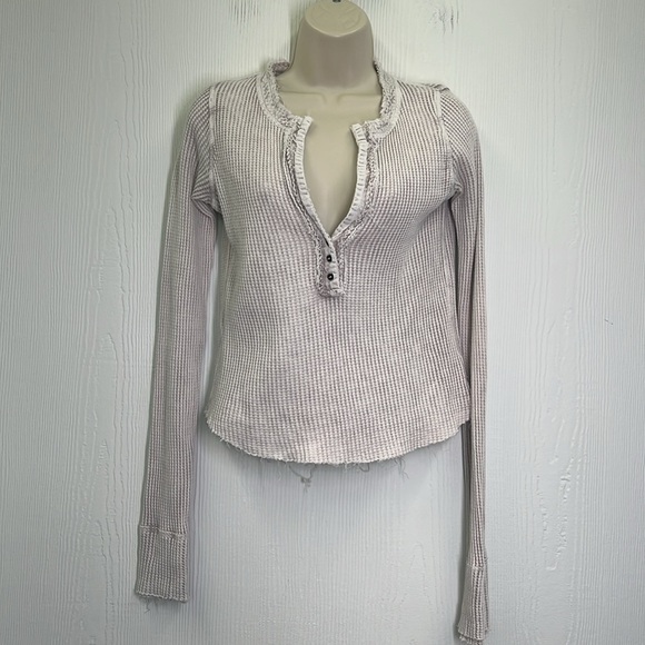 Free People - Colt Lavender Cream Stonewashed Waffle Long Sleeve Henley Tee SZ S - Picture 2 of 10